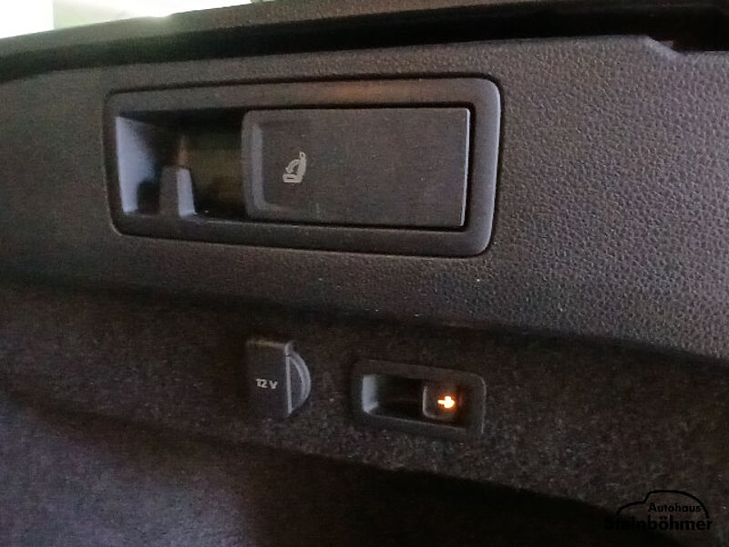 Volkswagen Passat Variant GTE Navi LED AHK RearView