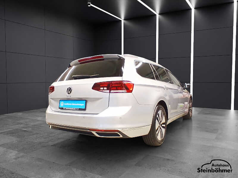 Volkswagen Passat Variant GTE Navi LED AHK RearView