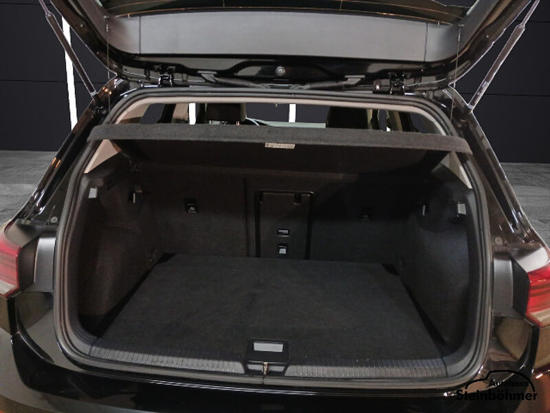 Volkswagen Golf MOVE 1.5TSI Navi LED SHZ AppCon ACC