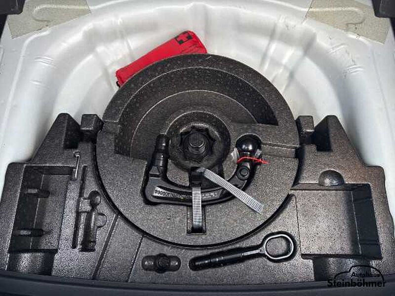 Volkswagen T-ROC Style 1.5TSI DSG Navi LED AHK ACC Sitzhzg.