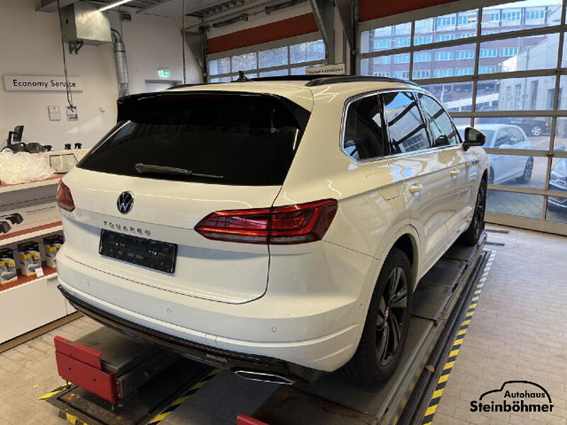 Volkswagen Touareg R-Line 3.0TDI 4M LED NAVPremium AHK Pano