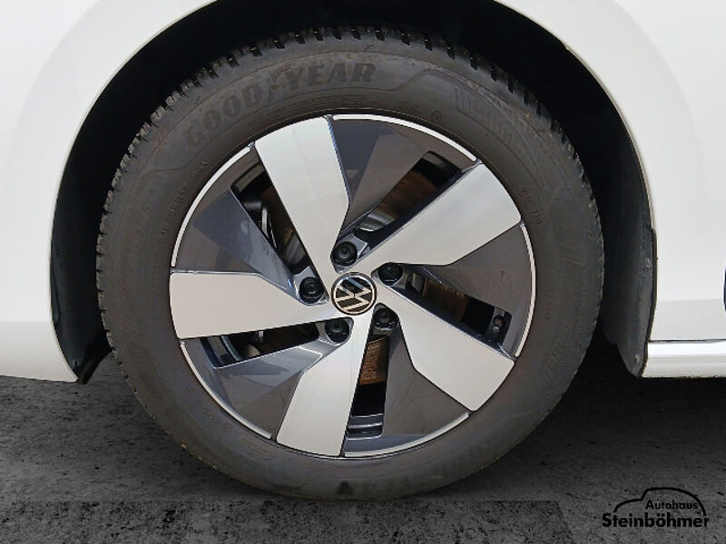 Volkswagen Passat Business 1.5TSI DSG eHybrid LED NAV AHK