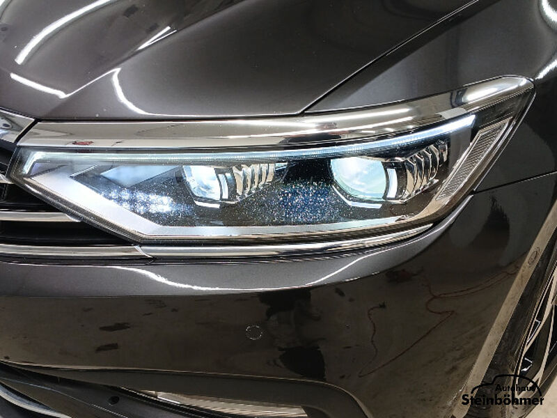 Volkswagen Passat Variant Business 2.0TDI Navi IQLight HUD