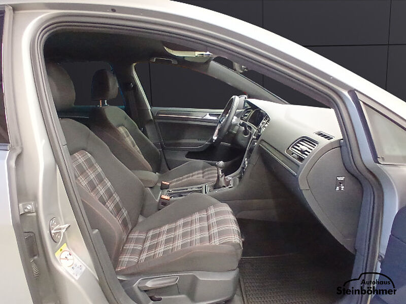 Volkswagen Golf GTI Performance Navi LED DCC Standhzg