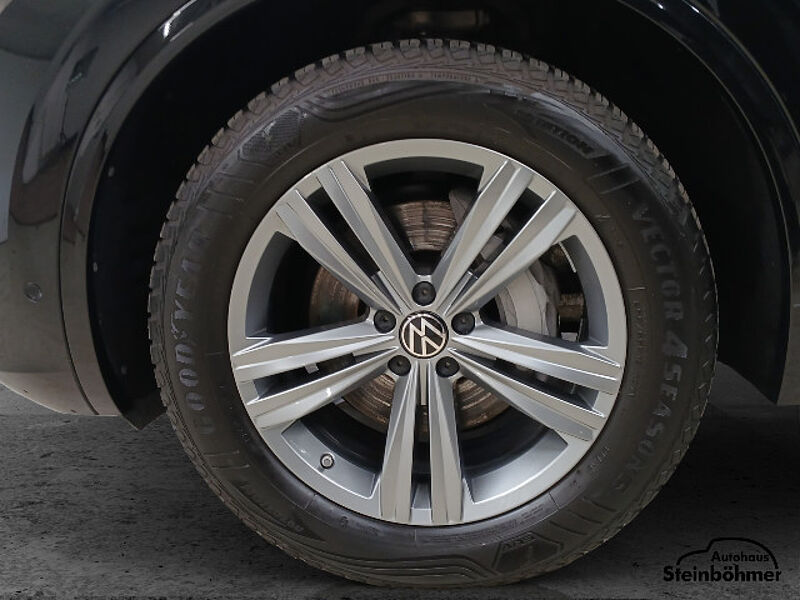 Volkswagen Touareg R-Line Pano AHK Standhzg. Soundsystem