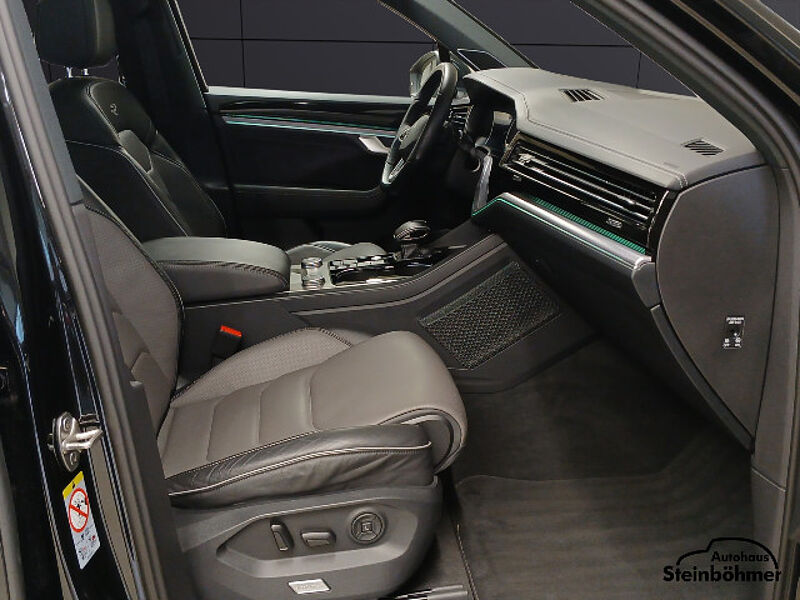 Volkswagen Touareg R-Line Pano AHK Standhzg. Soundsystem