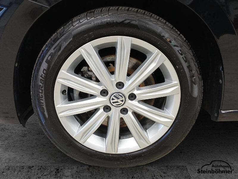 Volkswagen Touran Highline 1.5TSi DSG Navi LED AHK RearView