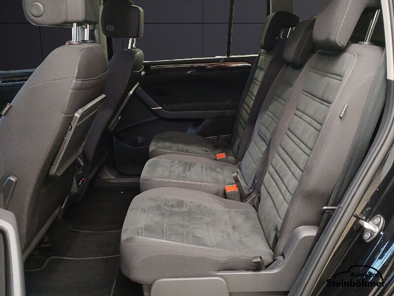 Volkswagen Touran Highline 1.5TSi DSG Navi LED AHK RearView