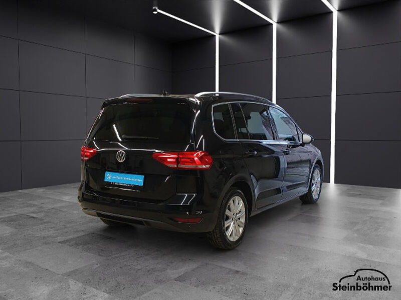 Volkswagen Touran Highline 1.5TSi DSG Navi LED AHK RearView