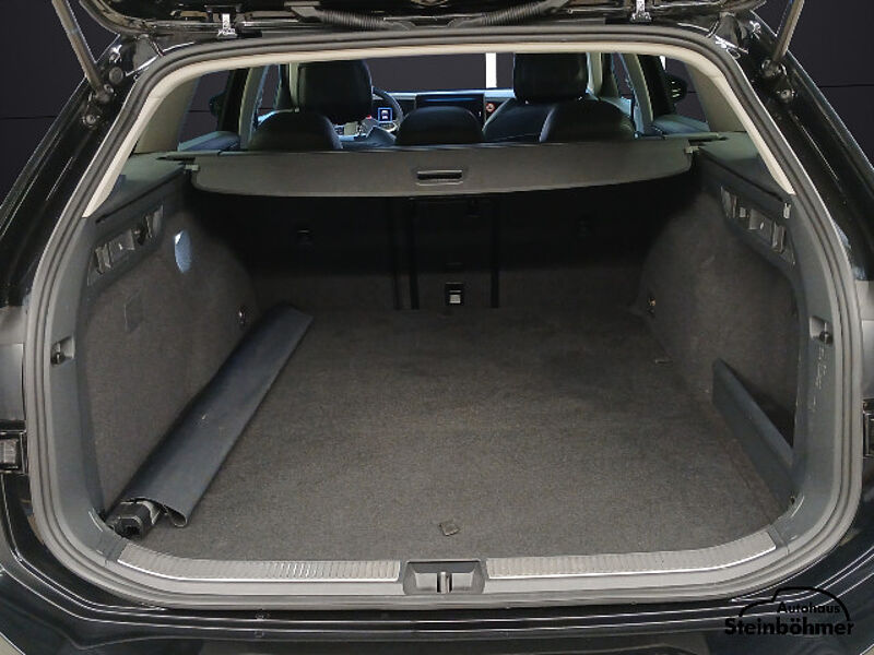Volkswagen Passat Business eHybrid Navi LED AHK HUD