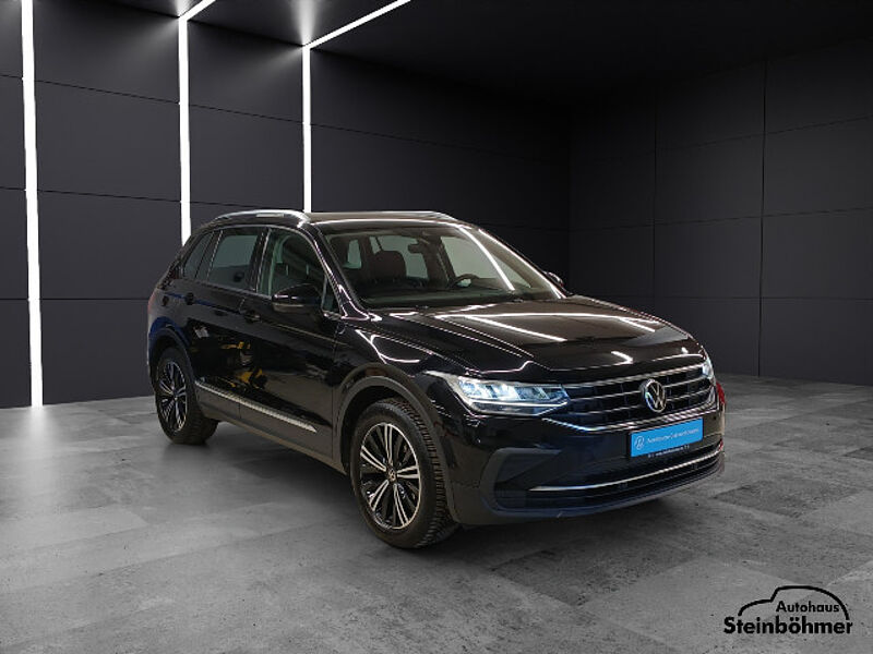 Volkswagen Tiguan Active 1.5TSI DSG Navi LED RearView