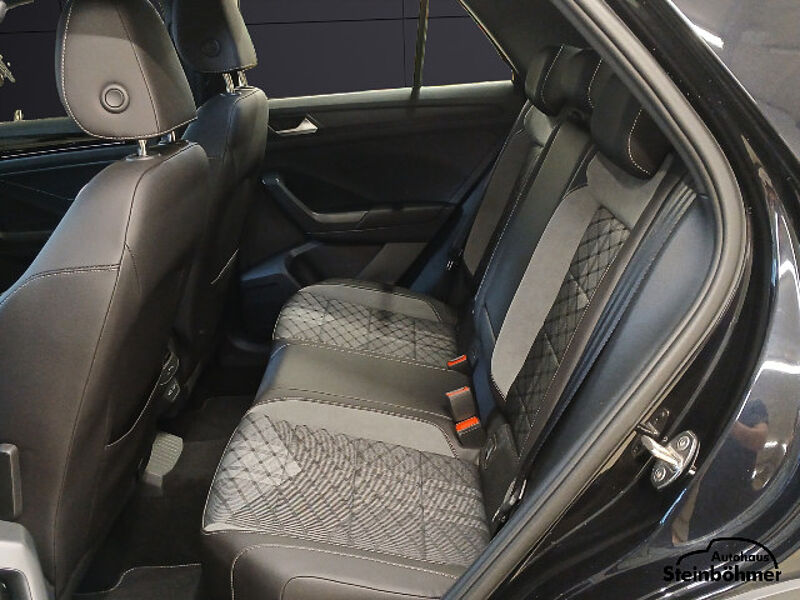 Volkswagen T-Roc R-Line 1.5TSI DSG Navi IQLight RearView