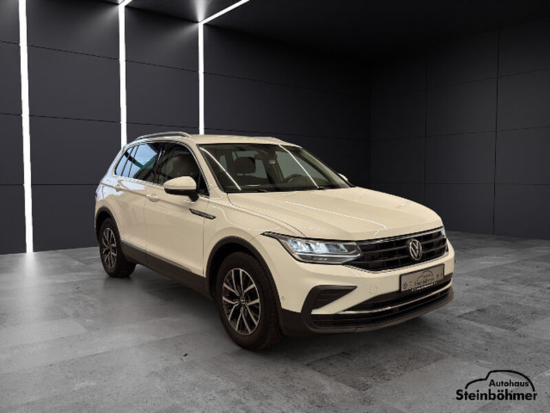 Volkswagen Tiguan Life 2.0TDI DSG LED NAV AHK ACC SHZ