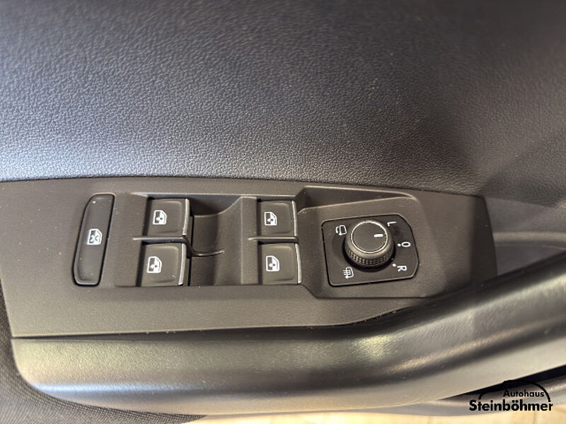 Volkswagen Taigo R-Line 1.0TSI DSG IQ. Light NAV ACC SHZ