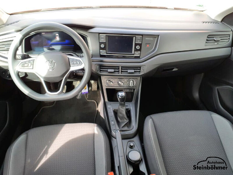 Volkswagen Polo Fresh 1.0MPI LED AppCon SHZ Bluetooth Essex