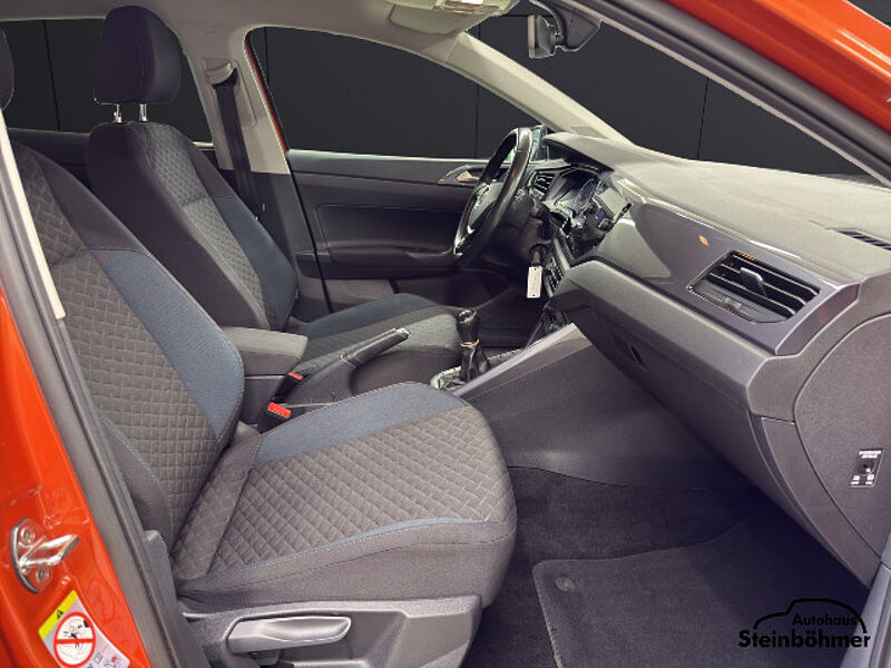 Volkswagen Polo IQ. DRIVE 1.0TSI LED RearView SHZ AppCon