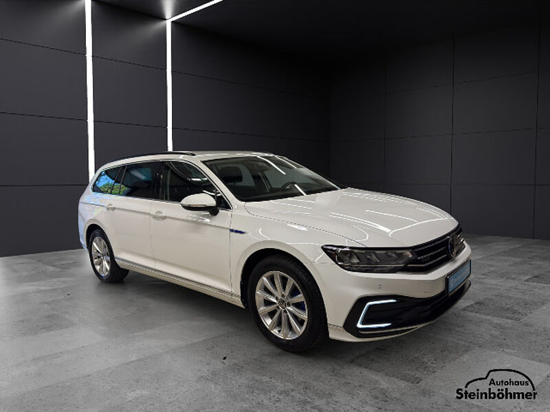 Volkswagen Passat Variant GTE Navi LED RearView ACC