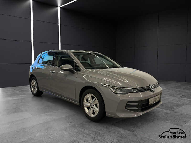 Volkswagen Golf Life 1.5TSI LED NAV ACC SHZ AppCon