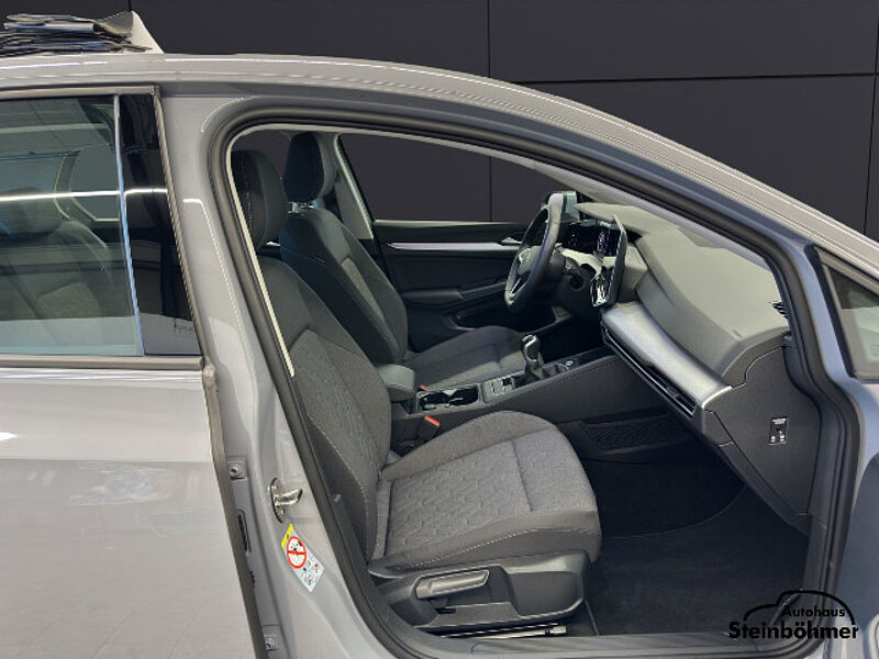 Volkswagen Golf Life 1.5TSI LED NAV ACC SHZ AppCon