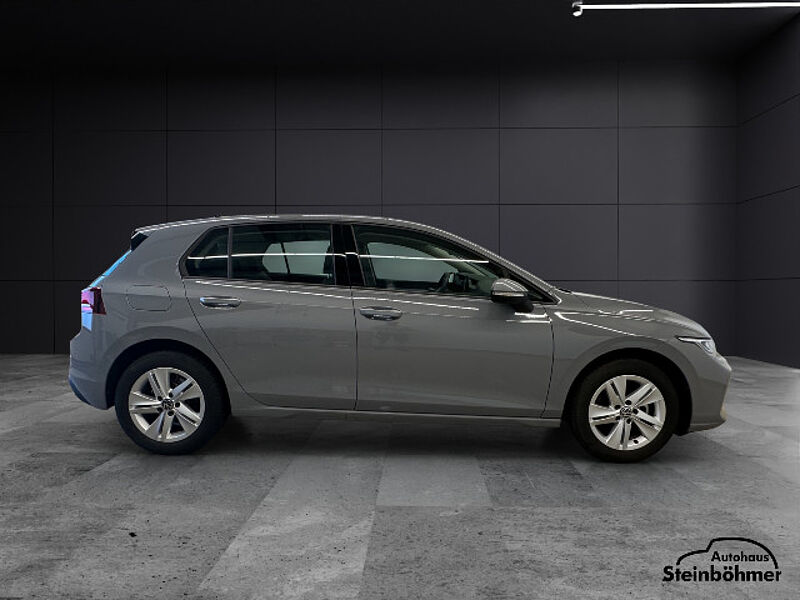 Volkswagen Golf Life 1.5TSI LED NAV ACC SHZ AppCon
