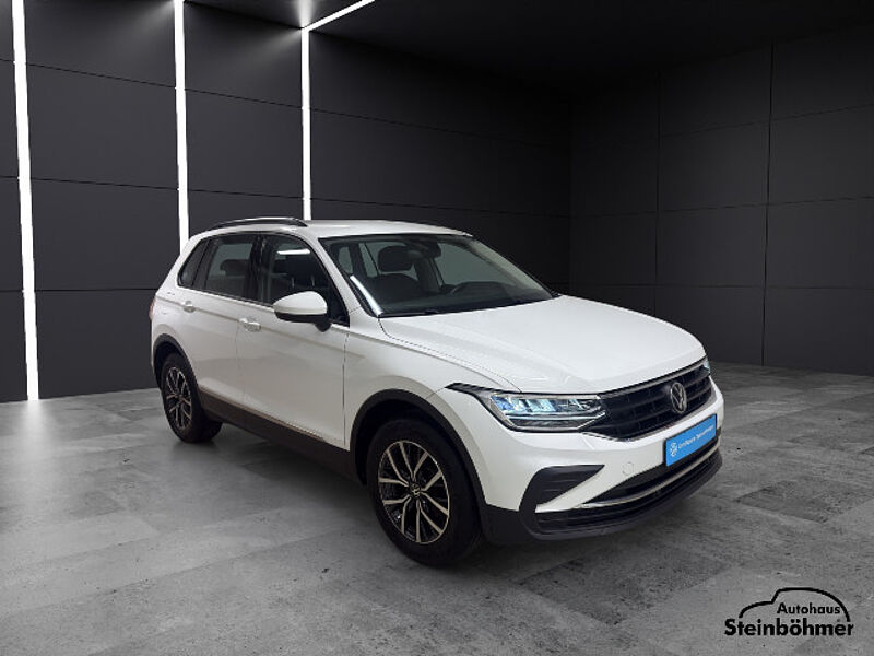 Volkswagen Tiguan Life 2.0TDI DSG Navi LED Sitzhzg. ACC