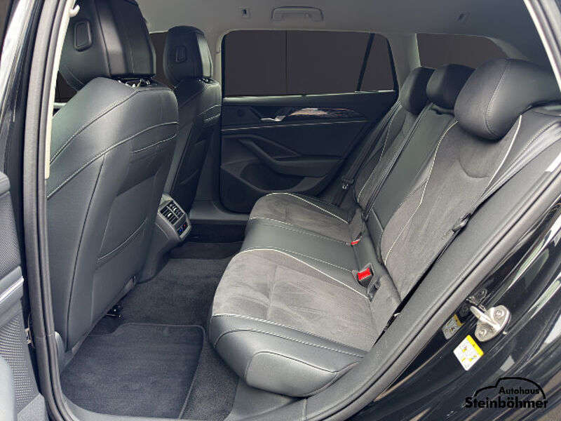 Volkswagen Passat Elegance 2.0TDI Navi AHK IQLight AreaView