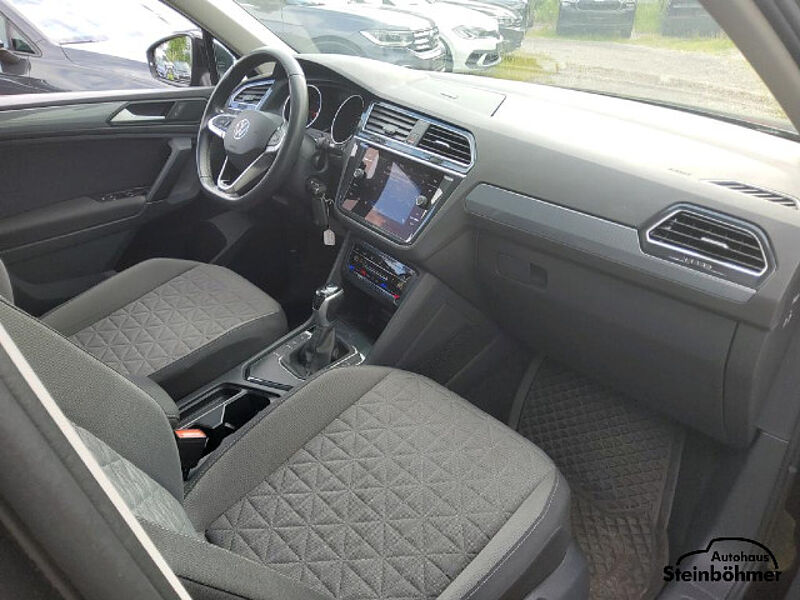 Volkswagen Tiguan Life 2.0TDI DSG LED NAV ACC SHZ RearView