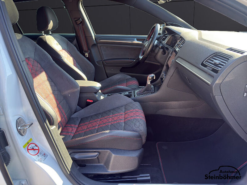 Volkswagen Golf GTI TCR DSG ACC Pano RearView Navi