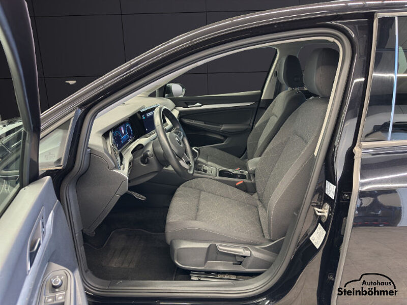 Volkswagen Golf Life 1.5TSI LEDPlus NAV SHZ RearView AppCon