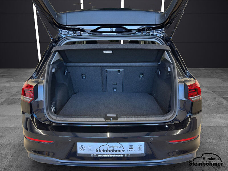 Volkswagen Golf Life 1.5TSI LEDPlus NAV SHZ RearView AppCon