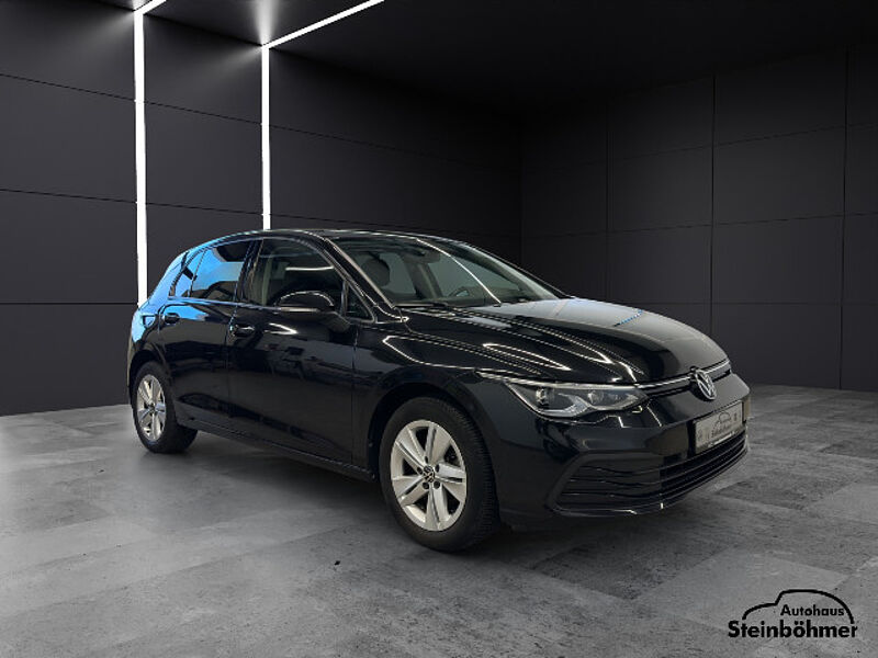 Volkswagen Golf Life 1.5TSI LEDPlus NAV SHZ RearView AppCon