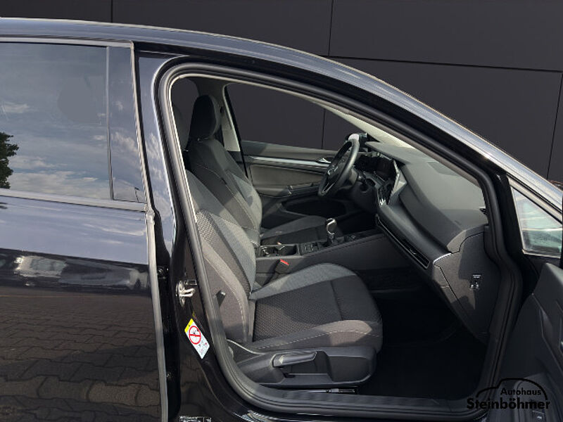 Volkswagen Golf ACTIVE 1.5TSI Navi LED-Plus Standhzg Kamera