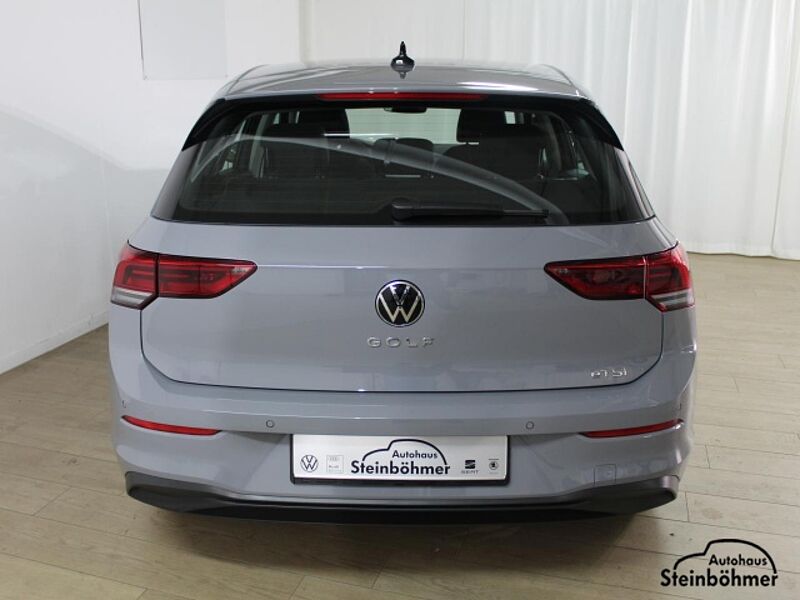 Volkswagen Golf Life 1.5TSI Navi DPC SHZ Light Assist