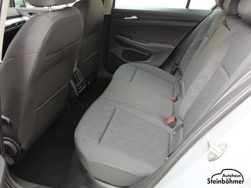 Volkswagen Golf Life 1.5TSI Navi DPC SHZ Light Assist